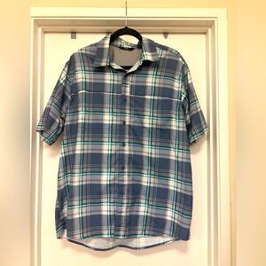 Wrangler poly/nylon short sleeve plaid button up - size L
